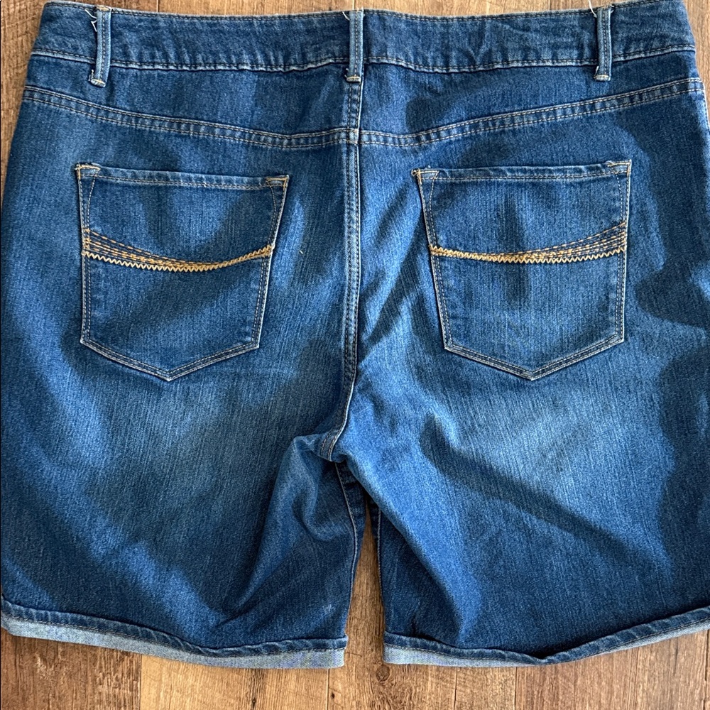 Sonoma Women's Denim Blue Bermuda Shorts Mid Rise - Picture 6 of 6